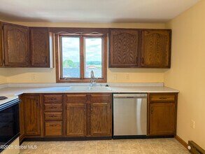 128 Mariaville Rd in Rotterdam, NY - Building Photo - Building Photo