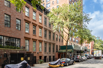 500 E 87th St in New York, NY - Foto de edificio - Building Photo