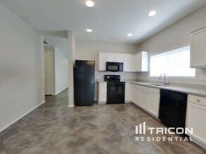 15409 W Cameron Dr in Surprise, AZ - Building Photo - Building Photo