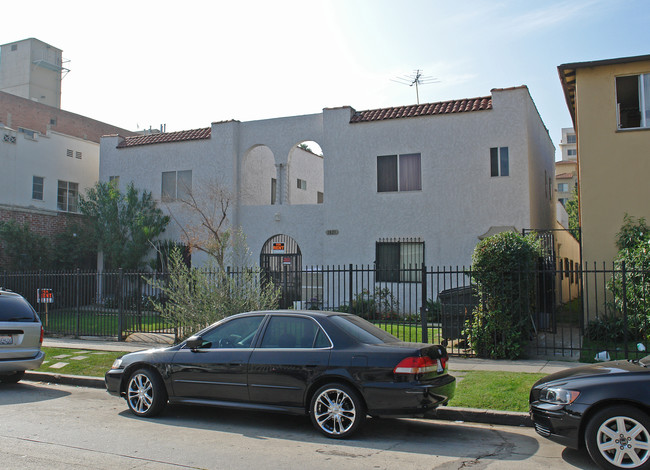 1817-1821 Wilcox Ave in Los Angeles, CA - Building Photo - Building Photo