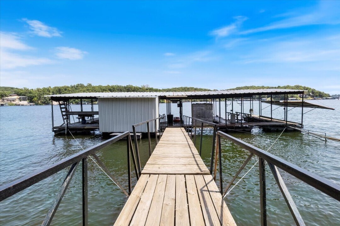 48 Kelly Cir in Rocky Mount, MO - Building Photo