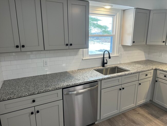 1444 Stafford Rd, Unit A