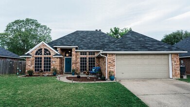 5909 Clearview Cir in Bossier City, LA - Building Photo - Building Photo