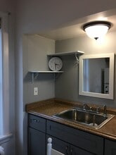 317 N 4th Ave W, Unit 317 in Duluth, MN - Foto de edificio - Building Photo