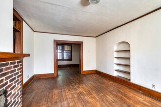 25 W Charlotte Ave in Sumter, SC - Foto de edificio - Building Photo