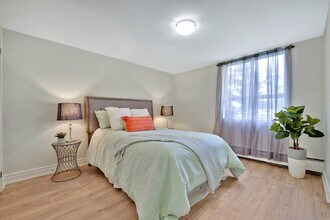 977 Mohawk in Hamilton, ON - Building Photo - Building Photo