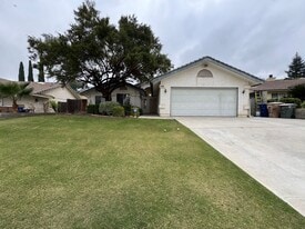 5917 Dorset Dr in Bakersfield, CA - Building Photo