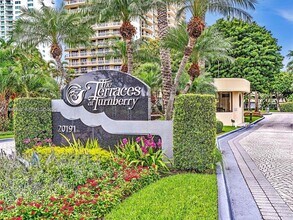 20191 E Country Club Dr, Unit 2202 in Aventura, FL - Foto de edificio - Building Photo