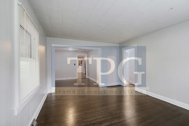 13425 Parker Ave in Grandview, MO - Building Photo - Building Photo