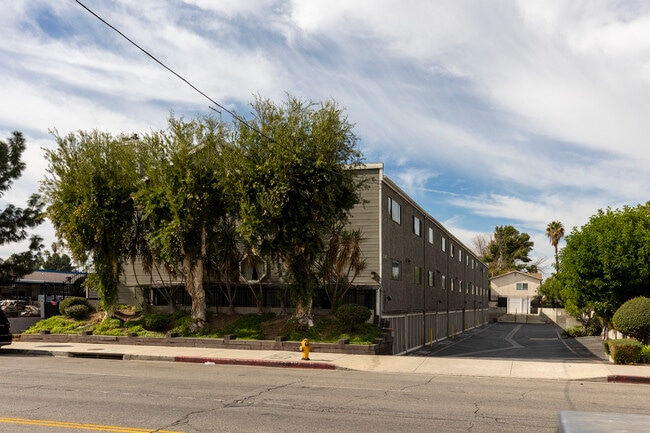 7307 Haskell Ave in Van Nuys, CA - Building Photo - Building Photo