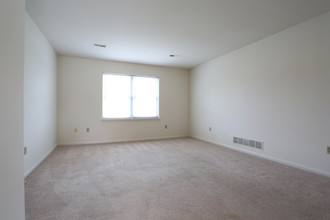 Courtside Apartments in Dover, DE - Building Photo - Interior Photo