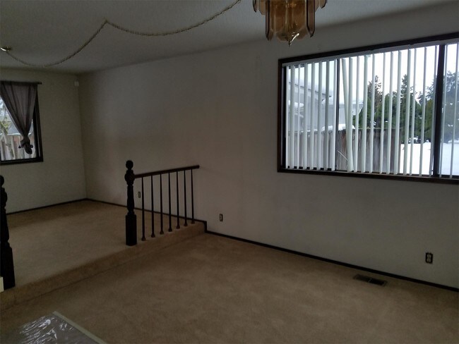 1380 Flintridge Ave-Unit -1 in Eugene, OR - Building Photo - Building Photo