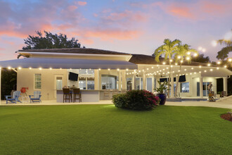 18808 SE Windward Island Ln in Jupiter, FL - Building Photo - Building Photo