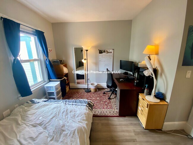 420 Norfolk St in Somerville, MA - Building Photo - Building Photo