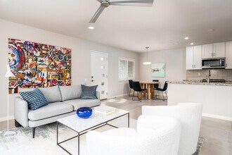 1111 Ramon Rd in Palm Springs, CA - Building Photo - Building Photo