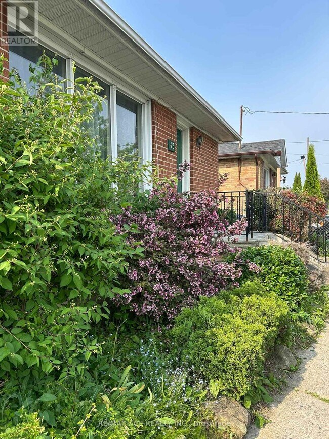 43 Century Dr in Toronto, ON - Building Photo - Building Photo