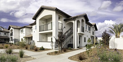 The Emerson in Clovis, CA - Building Photo - Building Photo