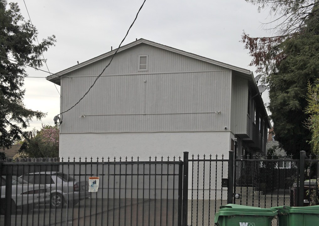 3123-3129 Cuthbert Ave in Oakland, CA - Building Photo