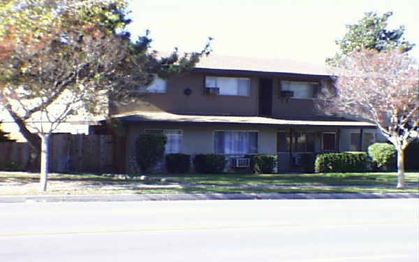 11 N San Mateo St in Redlands, CA - Foto de edificio