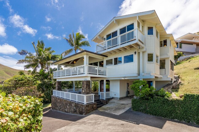 1365 Kehaulani Dr in Kailua, HI - Foto de edificio - Building Photo