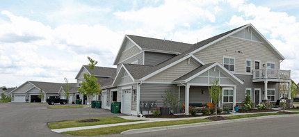 Bergamont Townhomes in Oregon, WI - Foto de edificio - Building Photo