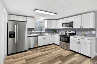 10933 Premier Ave in Port Richey, FL - Foto de edificio - Building Photo