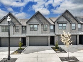 6907 NE 132nd Way in Vancouver, WA - Building Photo
