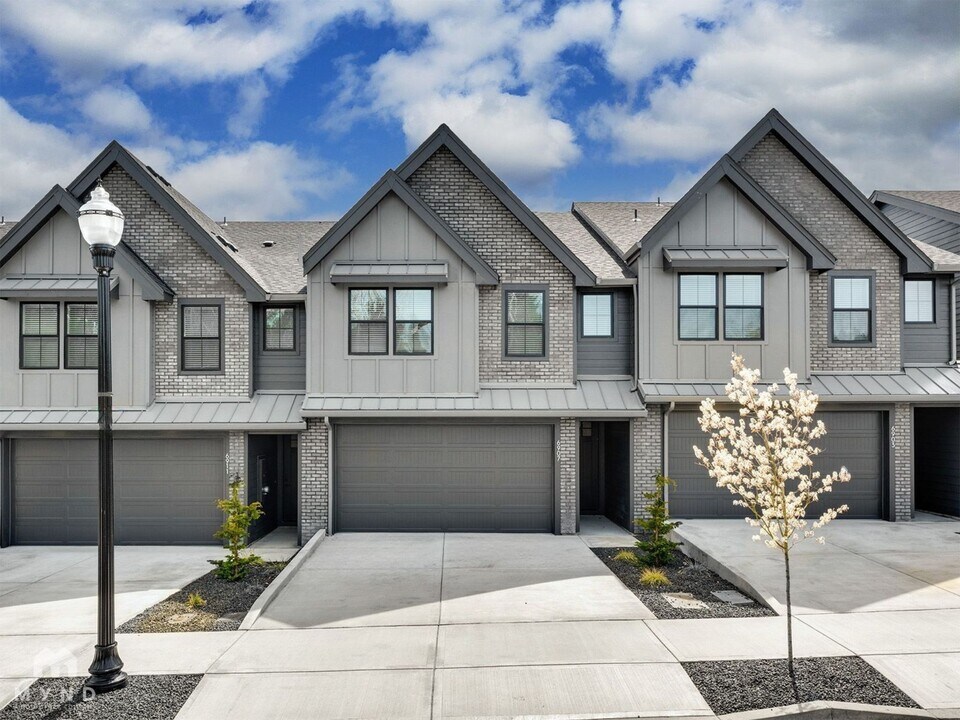 6907 NE 132nd Way in Vancouver, WA - Building Photo