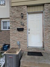 423 Westwood Dr in Kitchener, ON - Building Photo - Building Photo