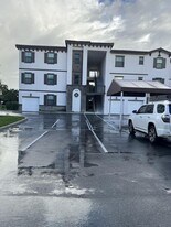 9052 Gulf Run Way in Wellington, FL - Building Photo