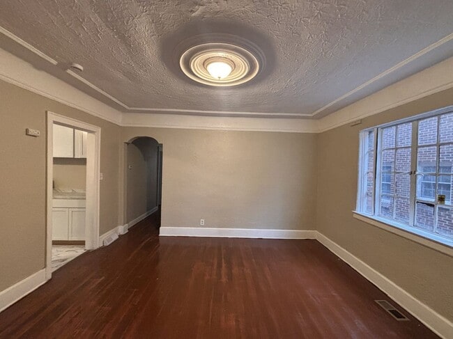 17606 Roselawn St in Detroit, MI - Foto de edificio - Building Photo