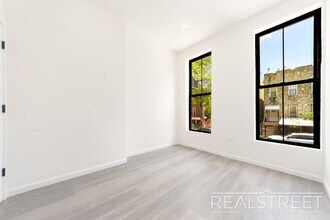 65 Palmetto St in Brooklyn, NY - Building Photo - Building Photo