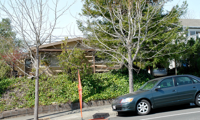 1221 Saint Francis Rd in Santa Rosa, CA - Building Photo - Building Photo