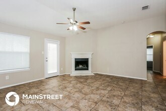 1723 Katrina Ln in Lancaster, TX - Foto de edificio - Building Photo