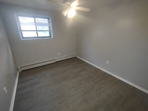 Freelander in Cleveland, OH - Foto de edificio - Building Photo