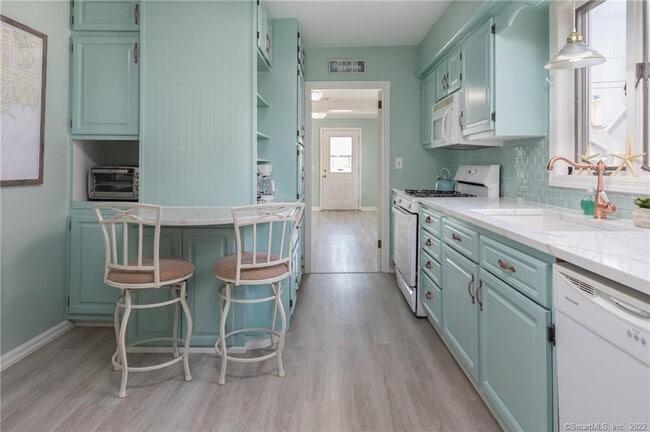 30 Wildwood Ave in Milford, CT - Building Photo - Building Photo