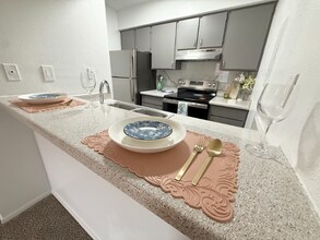 3740 Little Rd in Arlington, TX - Foto de edificio - Building Photo