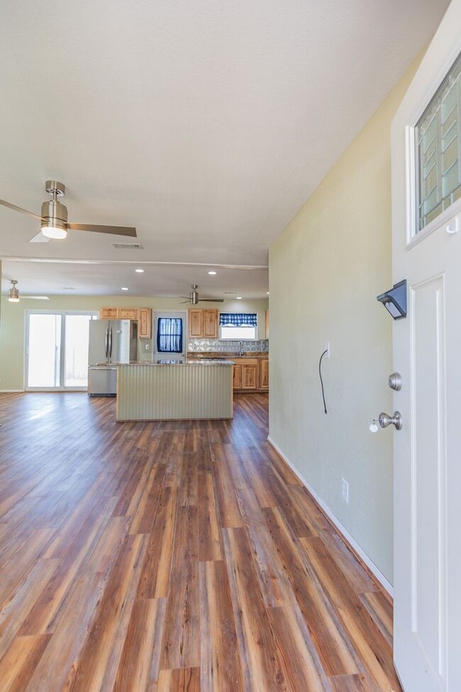 Charming 3 Bed 1 Bath Home in Alamogordo, NM - Building Photo - Building Photo