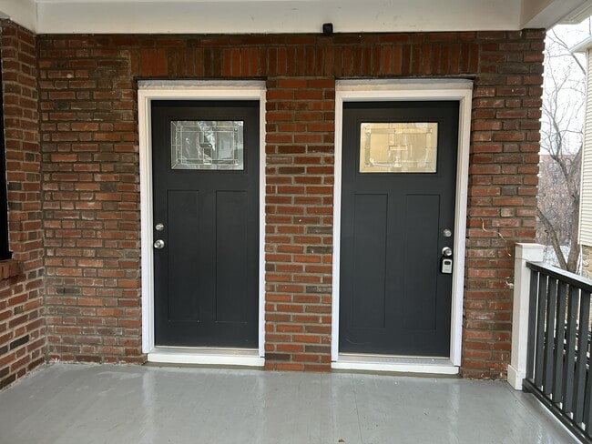 1 Fairview Ave, Unit 2nd floor