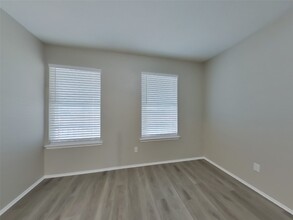 16783 Fallen Timbers Dr in Conroe, TX - Building Photo - Building Photo