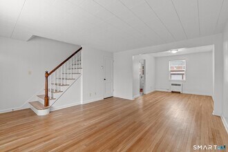 52 Arnold Way in West Hartford, CT - Building Photo - Building Photo