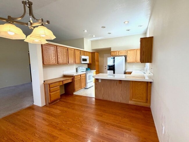 6125 Greenbrook Dr in Reno, NV - Building Photo - Building Photo