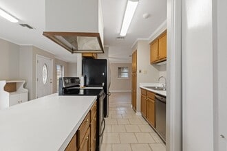 137 Amber St in Lafayette, LA - Building Photo - Building Photo