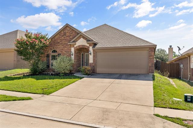 8613 Vista Royale Dr in Fort Worth, TX - Building Photo