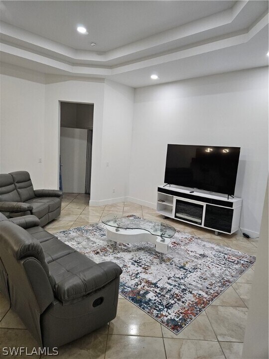 1460 39th St SW in Naples, FL - Foto de edificio