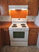 2214 Navaho Ct SE in Salem, OR - Building Photo - Building Photo