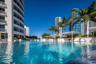 New River Yacht Club in Fort Lauderdale, FL - Foto de edificio - Building Photo