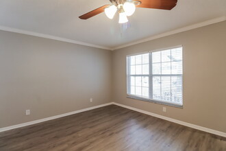 732 Cape Cod Cir in Valrico, FL - Building Photo - Building Photo