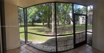 7750 W McNab Rd in Tamarac, FL - Building Photo