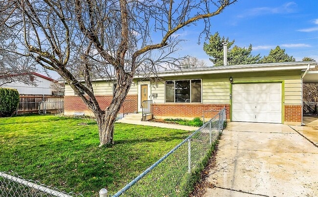 property at 1911 S Denver Ave